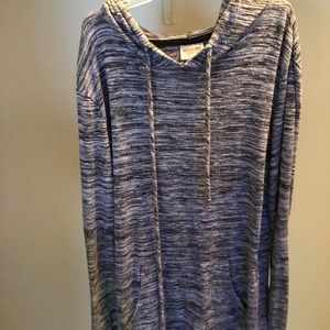 Grey and black longs sleeve throw over.